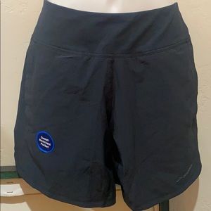 NWT Brooks Chaser 7” shorts Med.